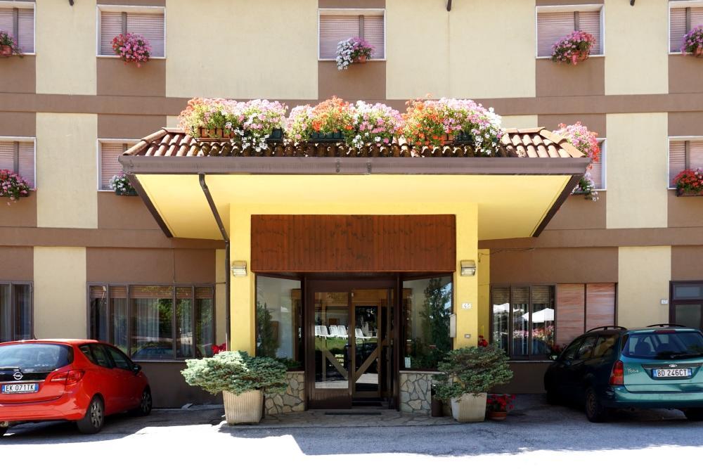 Family Hotel Como リヴィゾンドリ エクステリア 写真